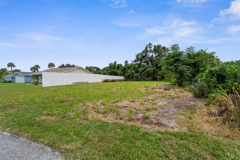 216 PAVONIA ROAD Nokomis, FL 34275
