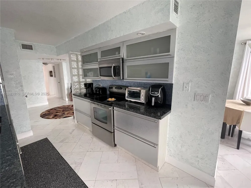 2751 S Ocean Dr #1204S Hollywood, FL 33019