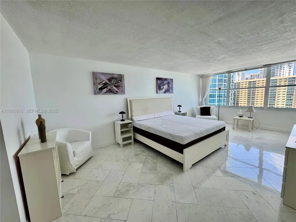 2751 S Ocean Dr #1204S Hollywood, FL 33019