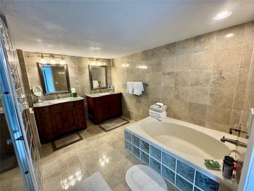 2751 S Ocean Dr #1204S Hollywood, FL 33019
