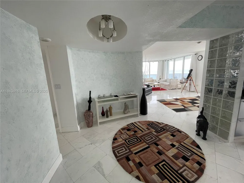 2751 S Ocean Dr #1204S Hollywood, FL 33019