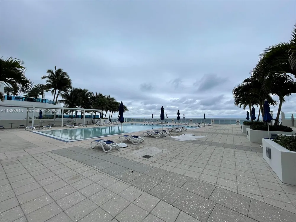 2751 S Ocean Dr #1204S Hollywood, FL 33019