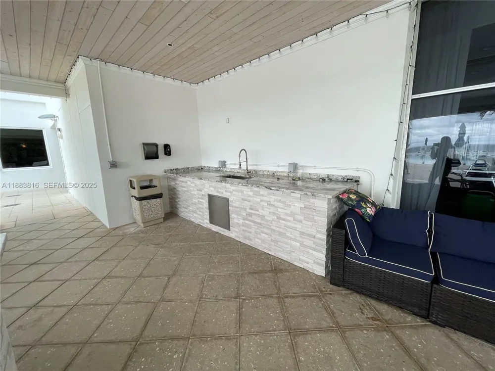 2751 S Ocean Dr #1204S Hollywood, FL 33019