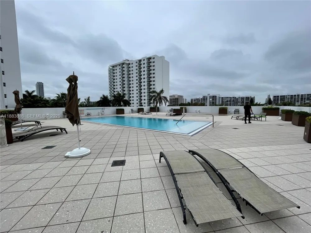 2751 S Ocean Dr #1204S Hollywood, FL 33019