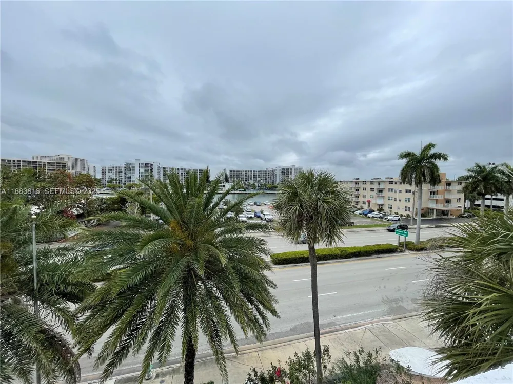 2751 S Ocean Dr #1204S Hollywood, FL 33019