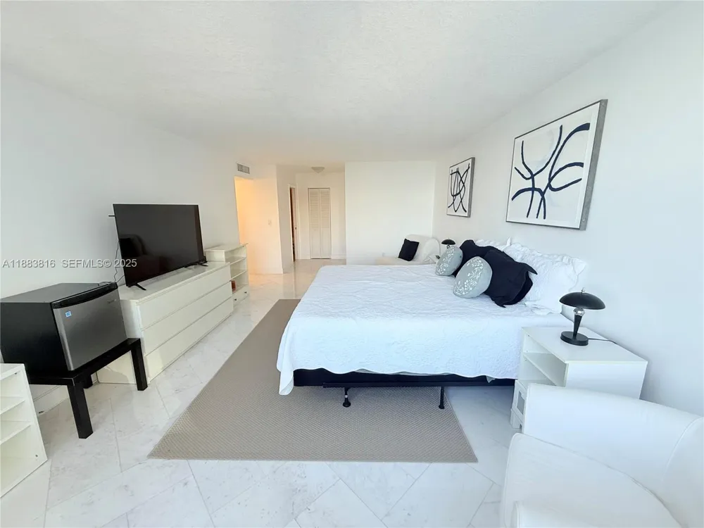 2751 S Ocean Dr #1204S Hollywood, FL 33019