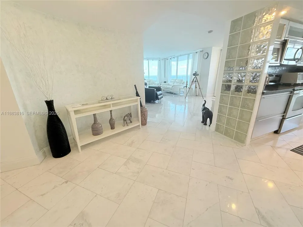 2751 S Ocean Dr #1204S Hollywood, FL 33019