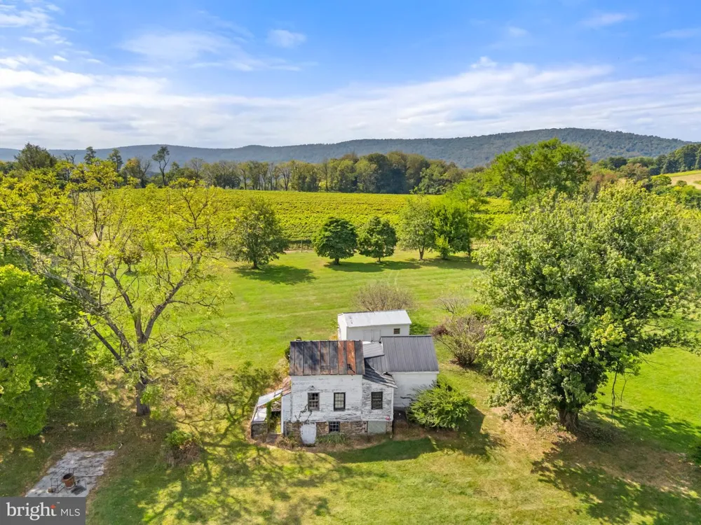 14001 HARPERS FERRY ROAD Hillsboro, VA 20132