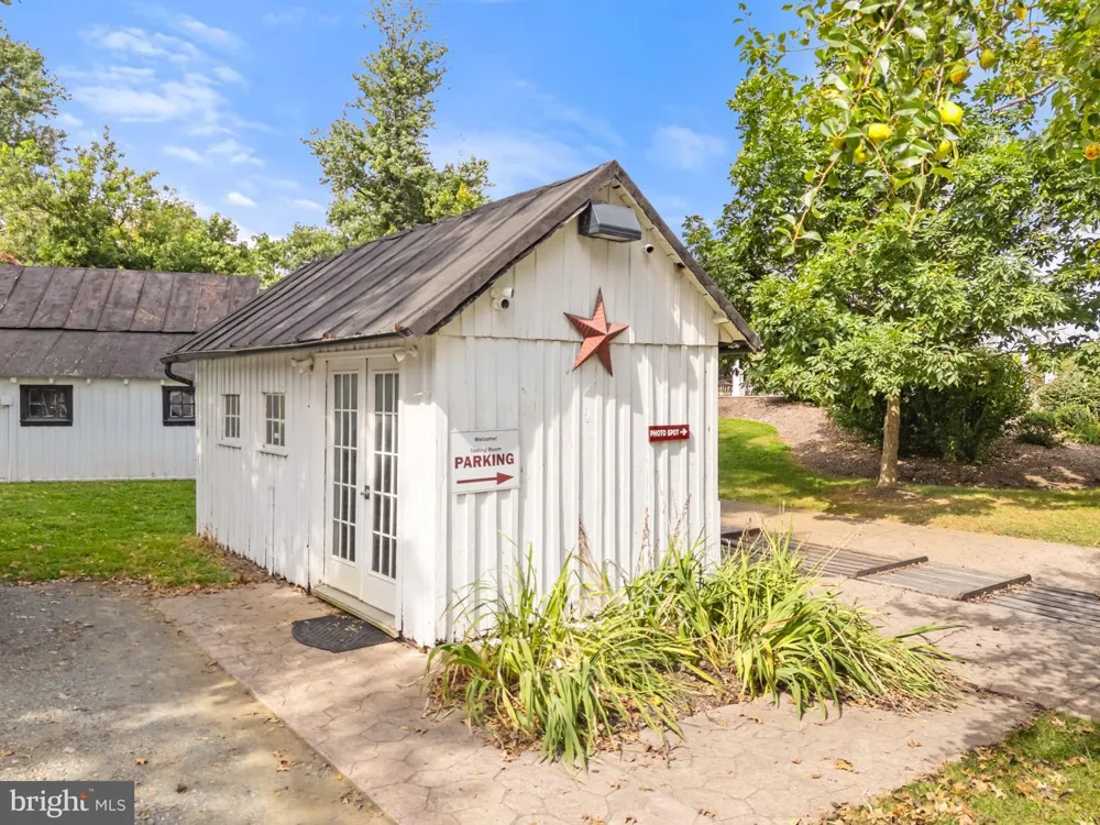14001 HARPERS FERRY ROAD Hillsboro, VA 20132