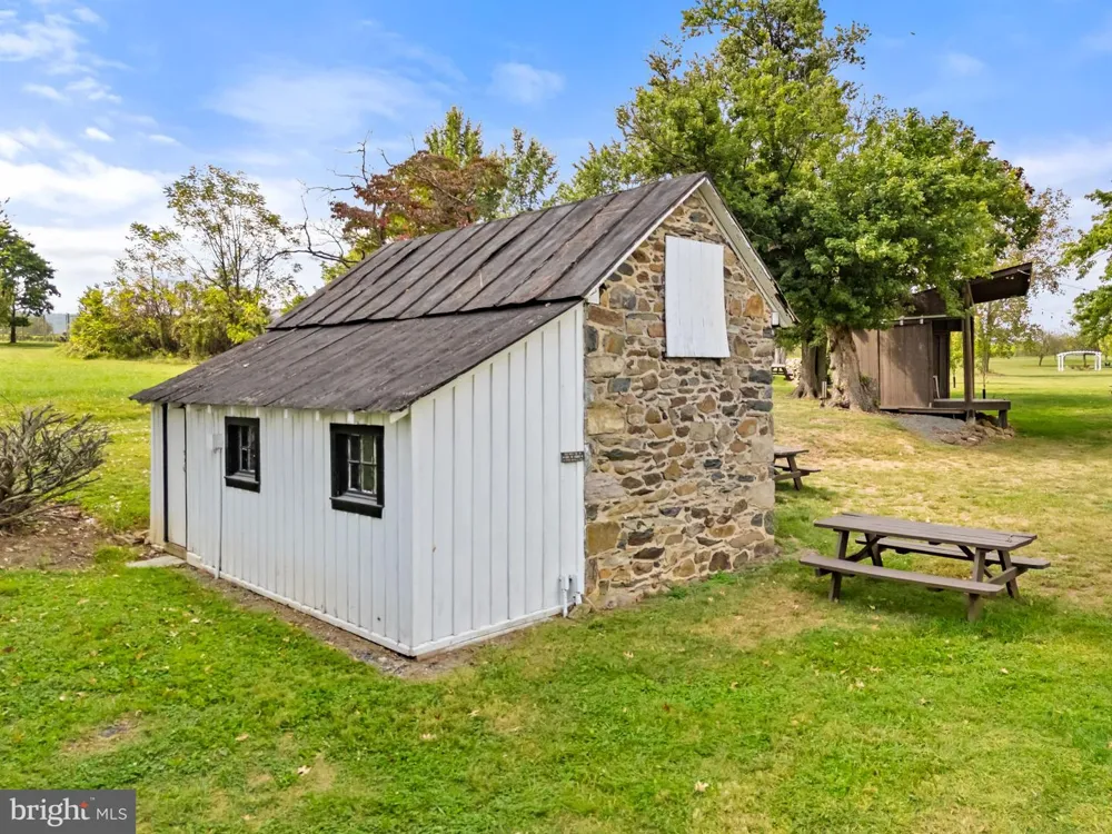 14001 HARPERS FERRY ROAD Hillsboro, VA 20132