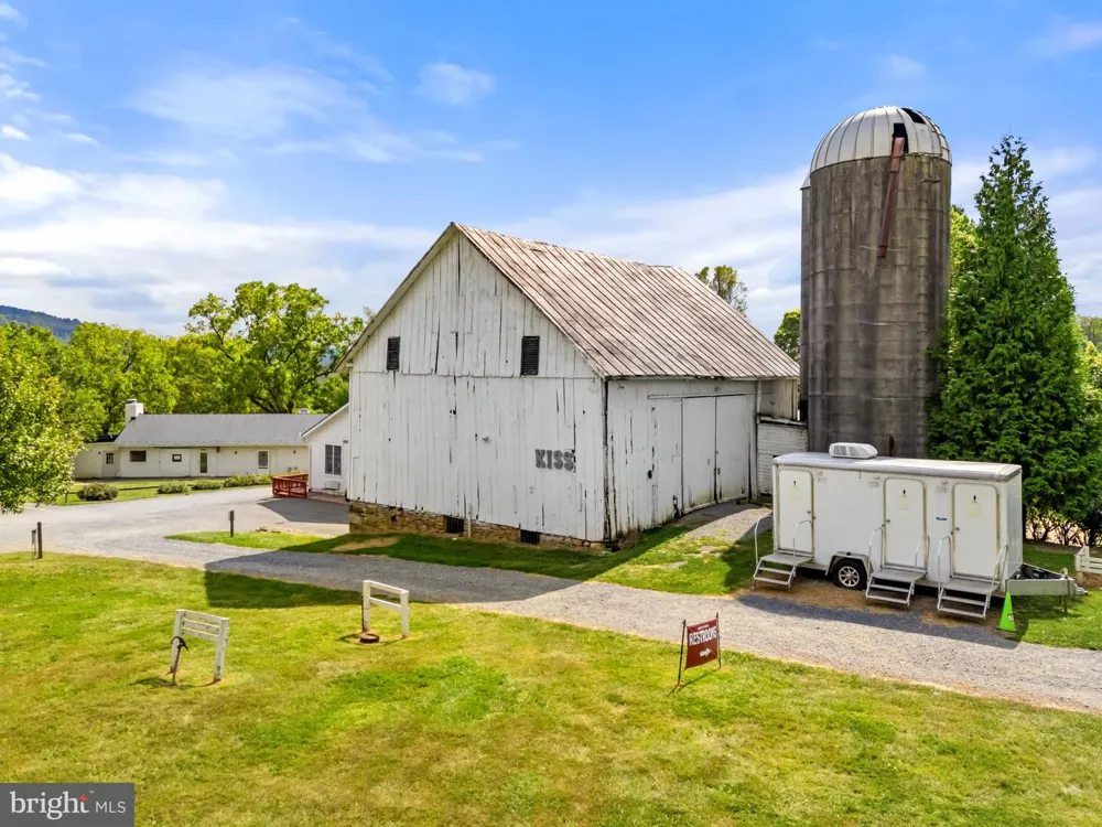 14001 HARPERS FERRY ROAD Hillsboro, VA 20132