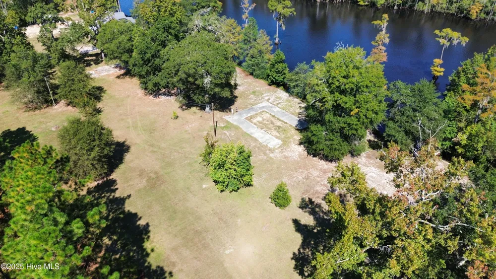 250 Long Bluff Road Currie, NC 28435
