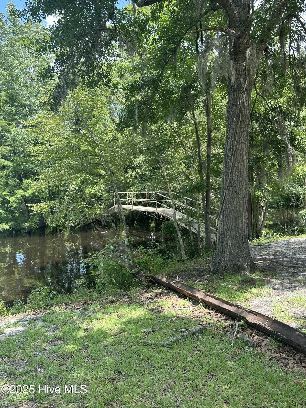 250 Long Bluff Road Currie, NC 28435