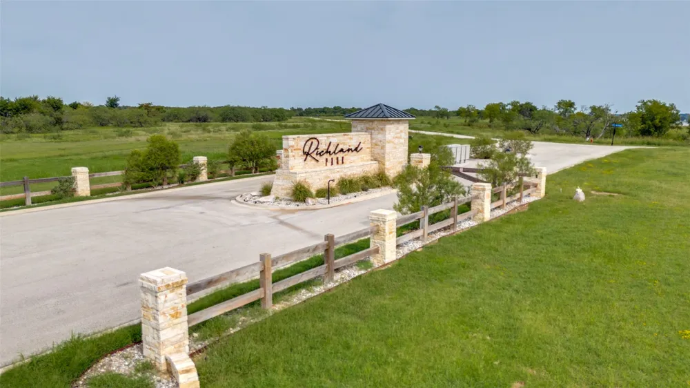 Edgewater Way Corsicana, TX 76233