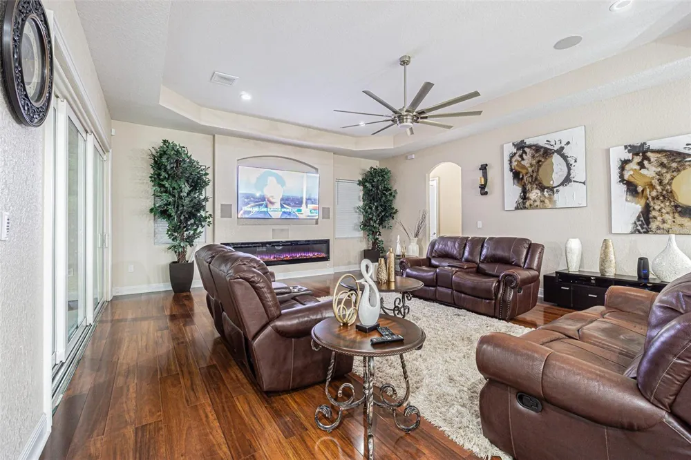 13102 DONE GROVEN DRIVE Dover, FL 33527