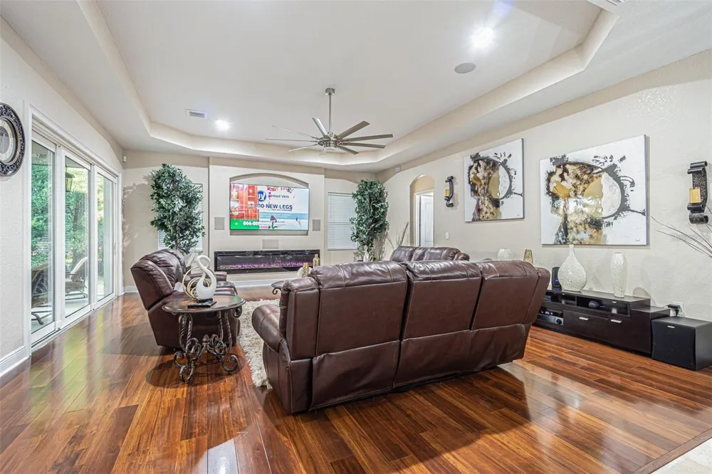 13102 DONE GROVEN DRIVE Dover, FL 33527