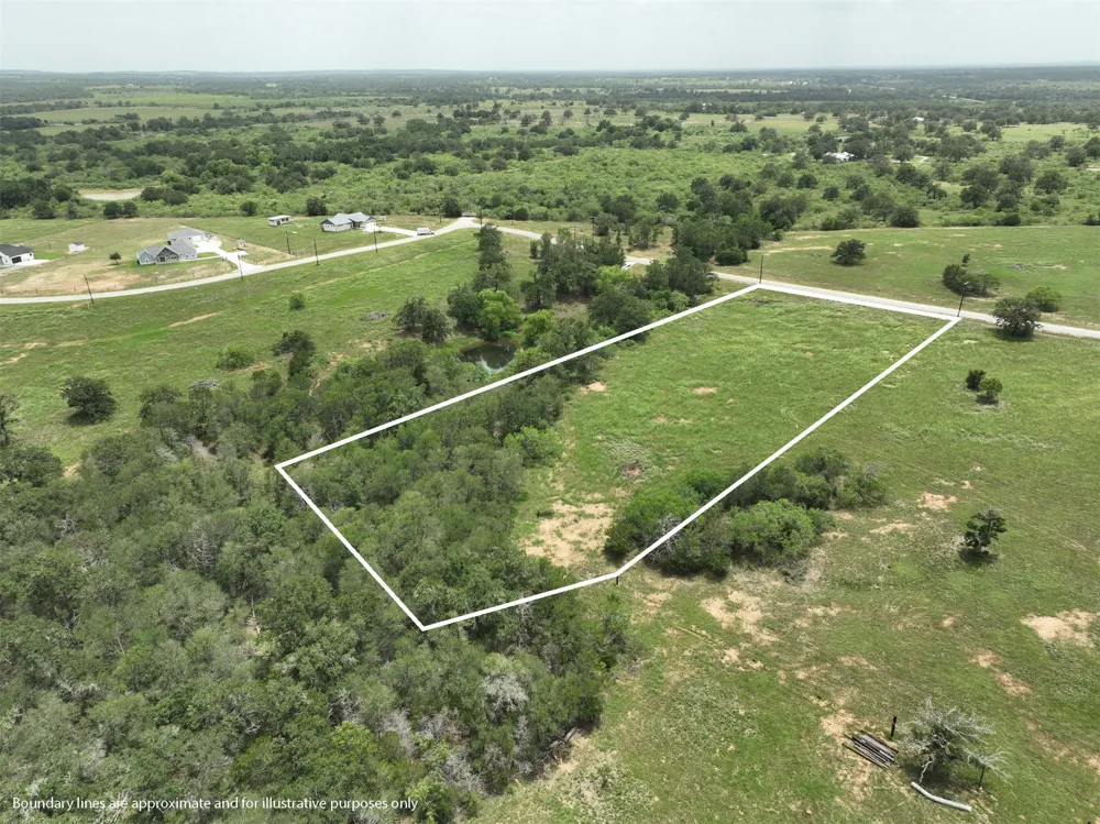 166 Sunny Day Dr Red Rock, TX 78662