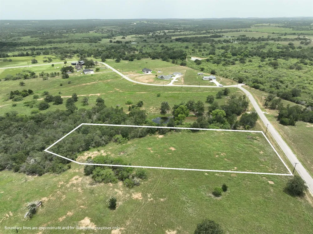 166 Sunny Day Dr Red Rock, TX 78662