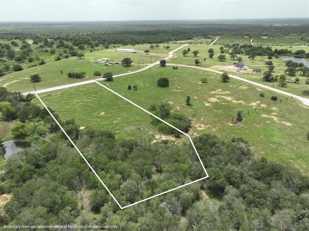 166 Sunny Day Dr Red Rock, TX 78662