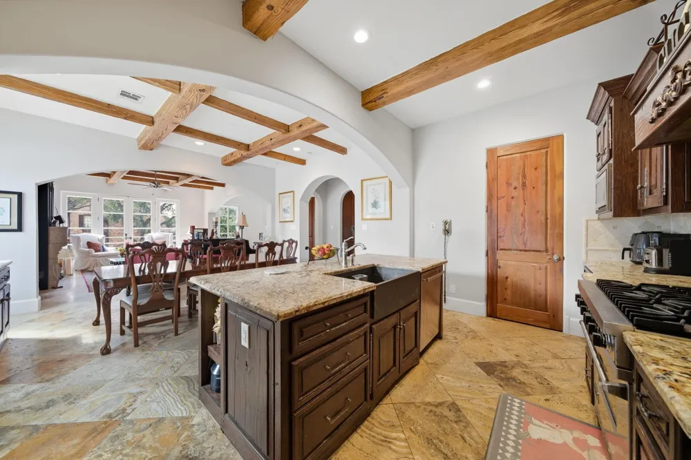 2370 Bolsover Street Houston, TX 77005
