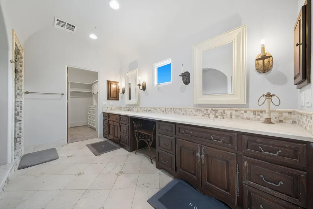 2370 Bolsover Street Houston, TX 77005