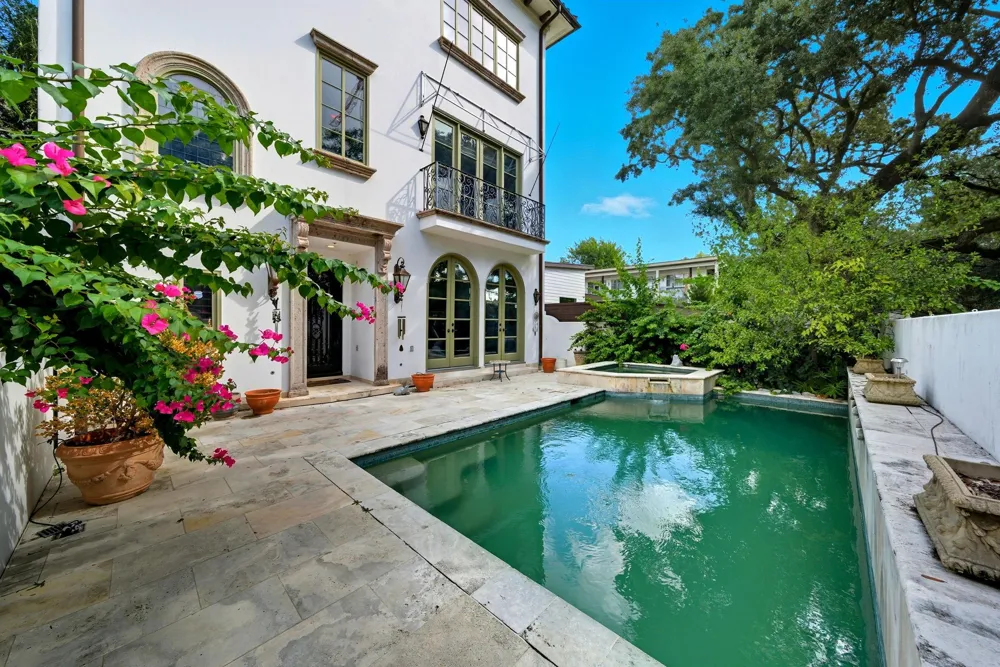2370 Bolsover Street Houston, TX 77005