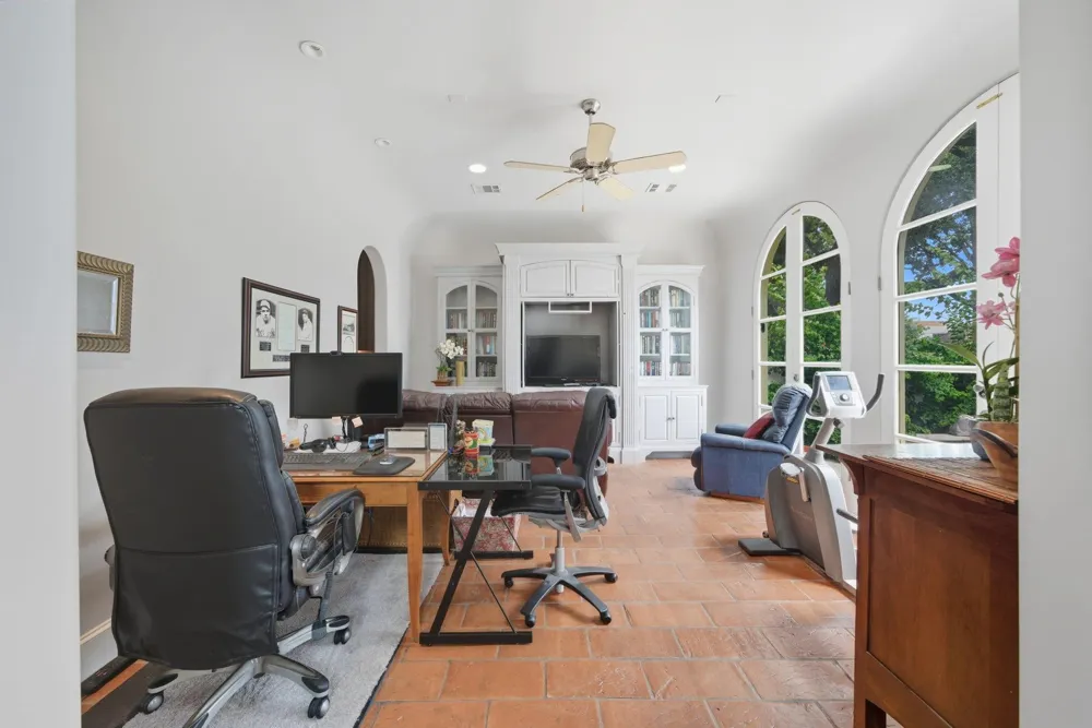 2370 Bolsover Street Houston, TX 77005