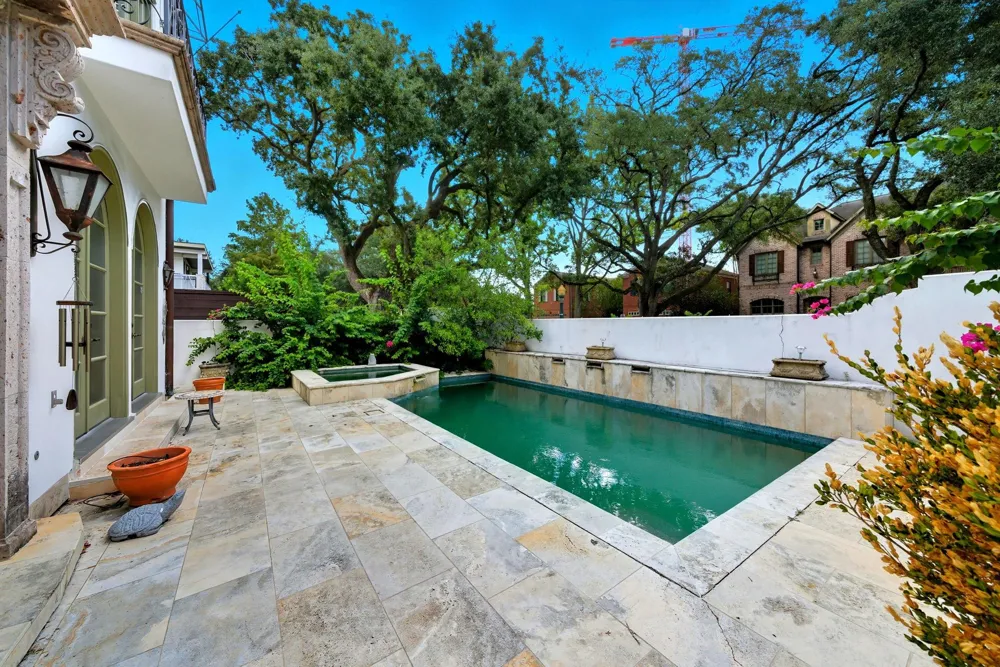 2370 Bolsover Street Houston, TX 77005