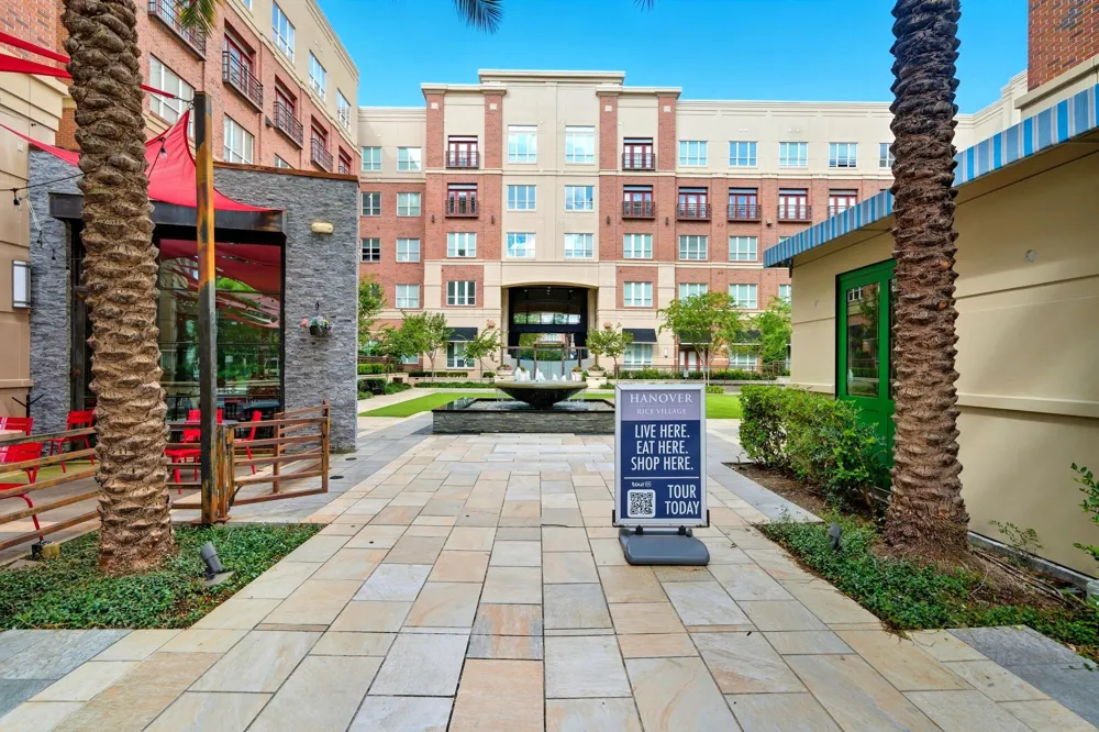 2370 Bolsover Street Houston, TX 77005