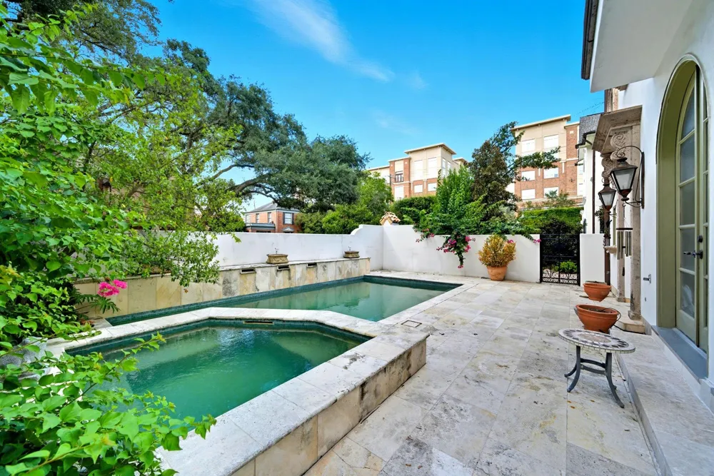 2370 Bolsover Street Houston, TX 77005