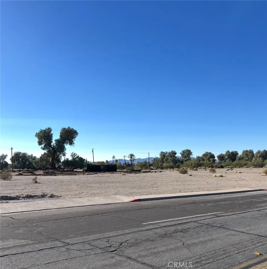 40/Broadway Needles, CA 92363