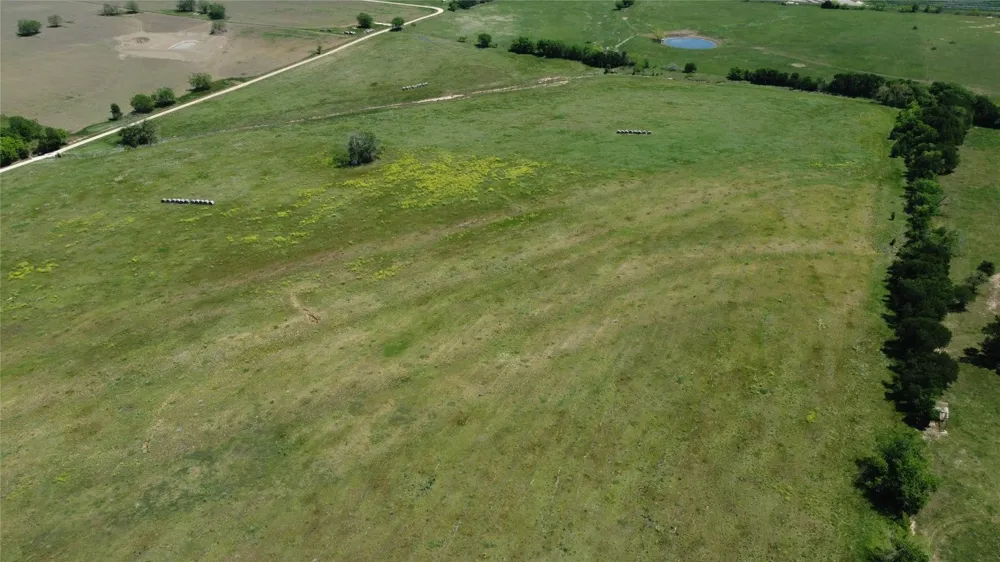 2 County Road 440 Thorndale, TX 76577