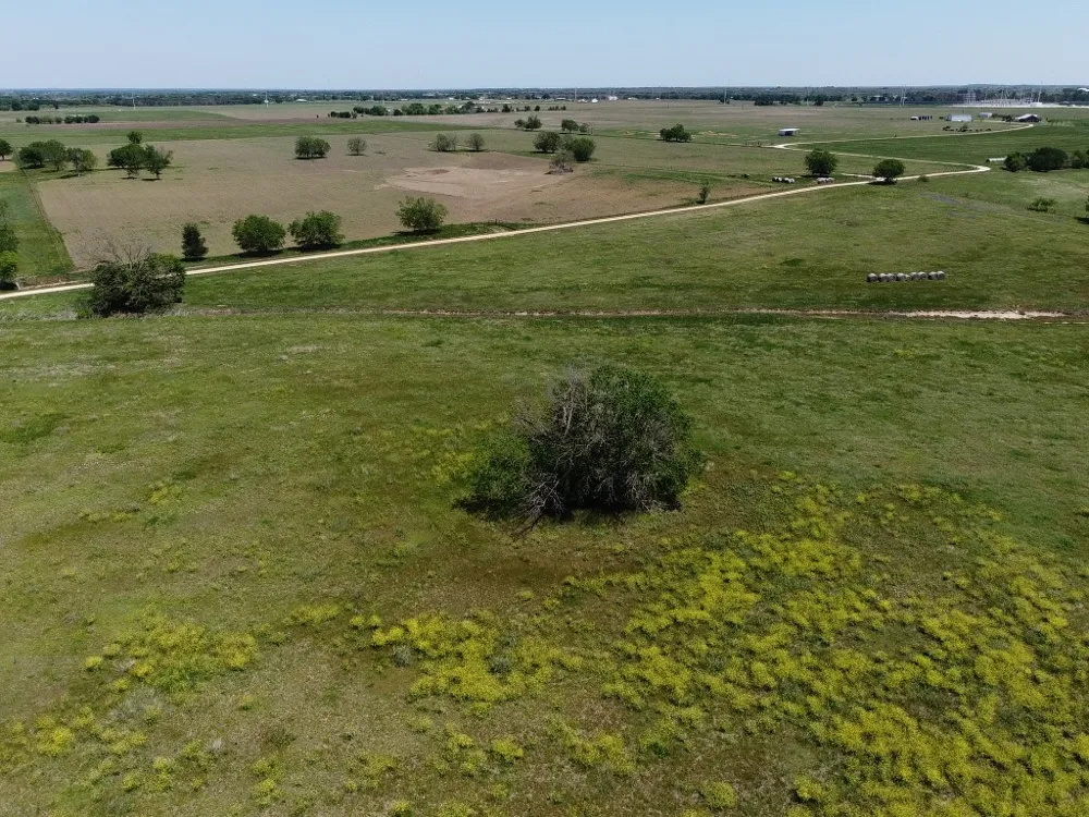 2 County Road 440 Thorndale, TX 76577