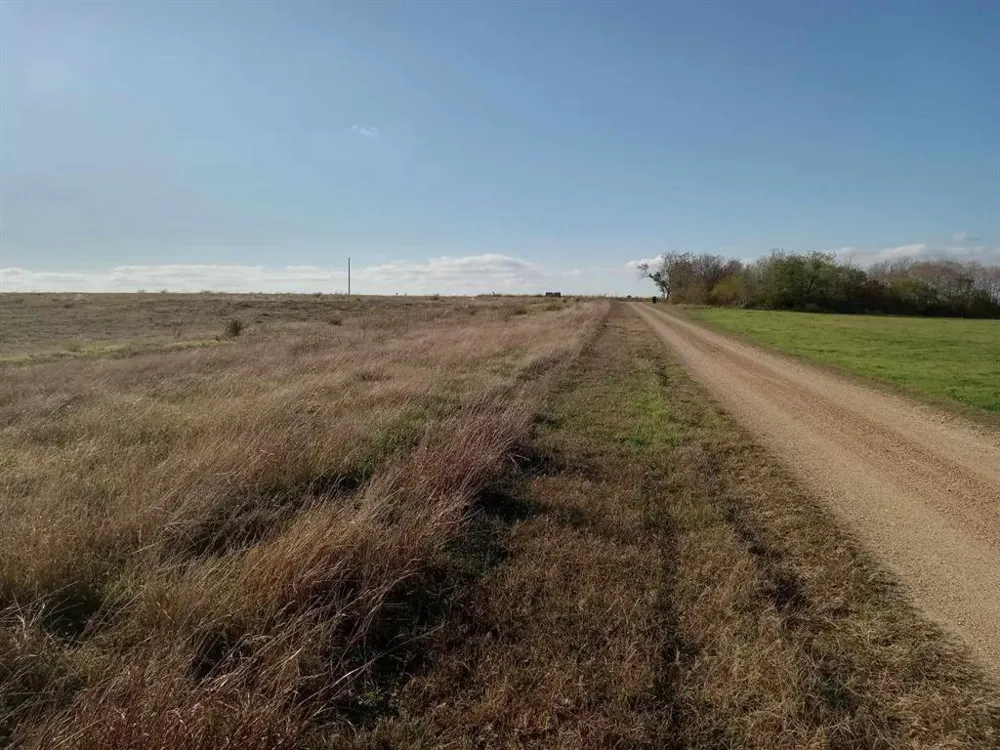 2 County Road 440 Thorndale, TX 76577
