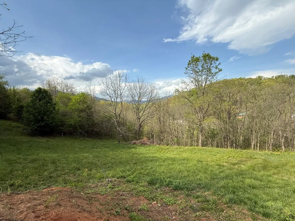 Northridge Drive Canton, NC 28716