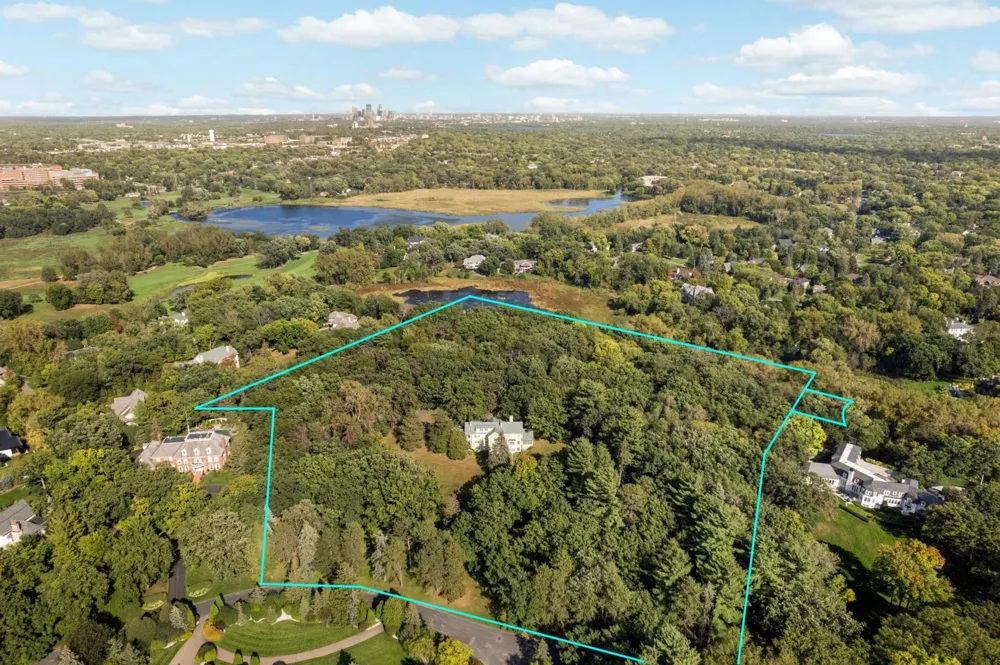 8X Merilane Edina, MN 55436