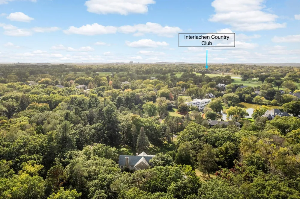 8X Merilane Edina, MN 55436