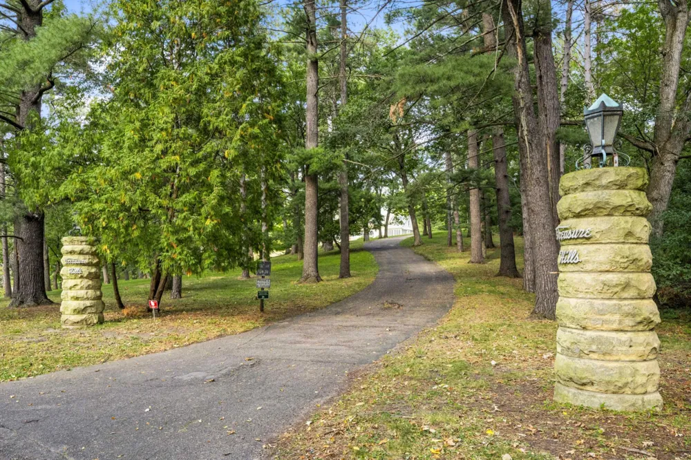 8X Merilane Edina, MN 55436