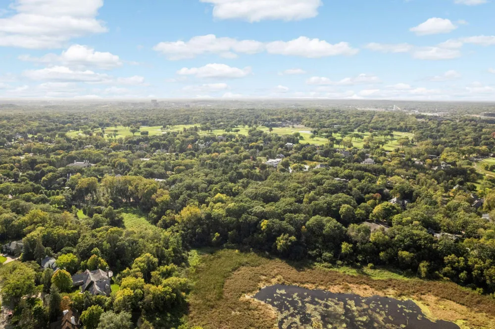 8X Merilane Edina, MN 55436