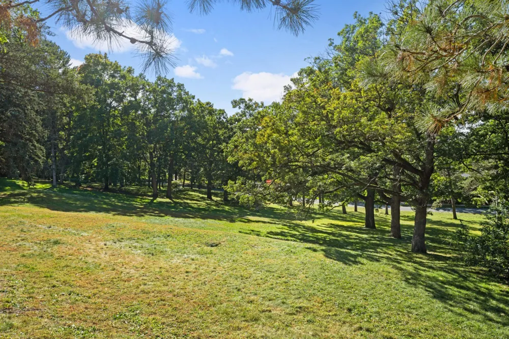 8X Merilane Edina, MN 55436