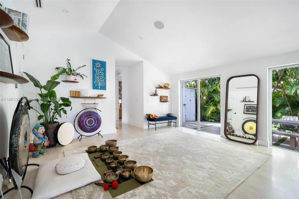520 E Dilido Dr Miami Beach, FL 33139