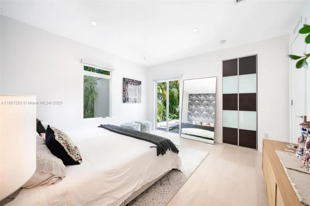 520 E Dilido Dr Miami Beach, FL 33139