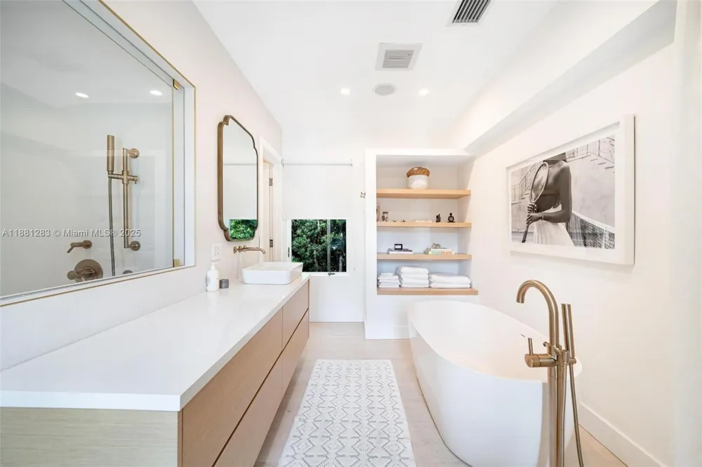 520 E Dilido Dr Miami Beach, FL 33139