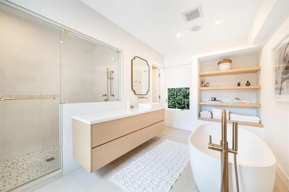 520 E Dilido Dr Miami Beach, FL 33139