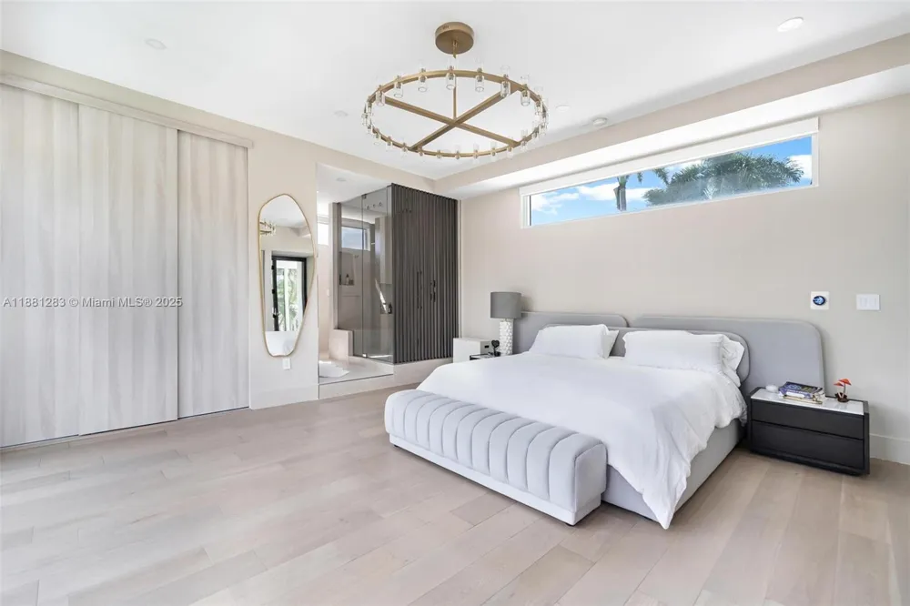 520 E Dilido Dr Miami Beach, FL 33139