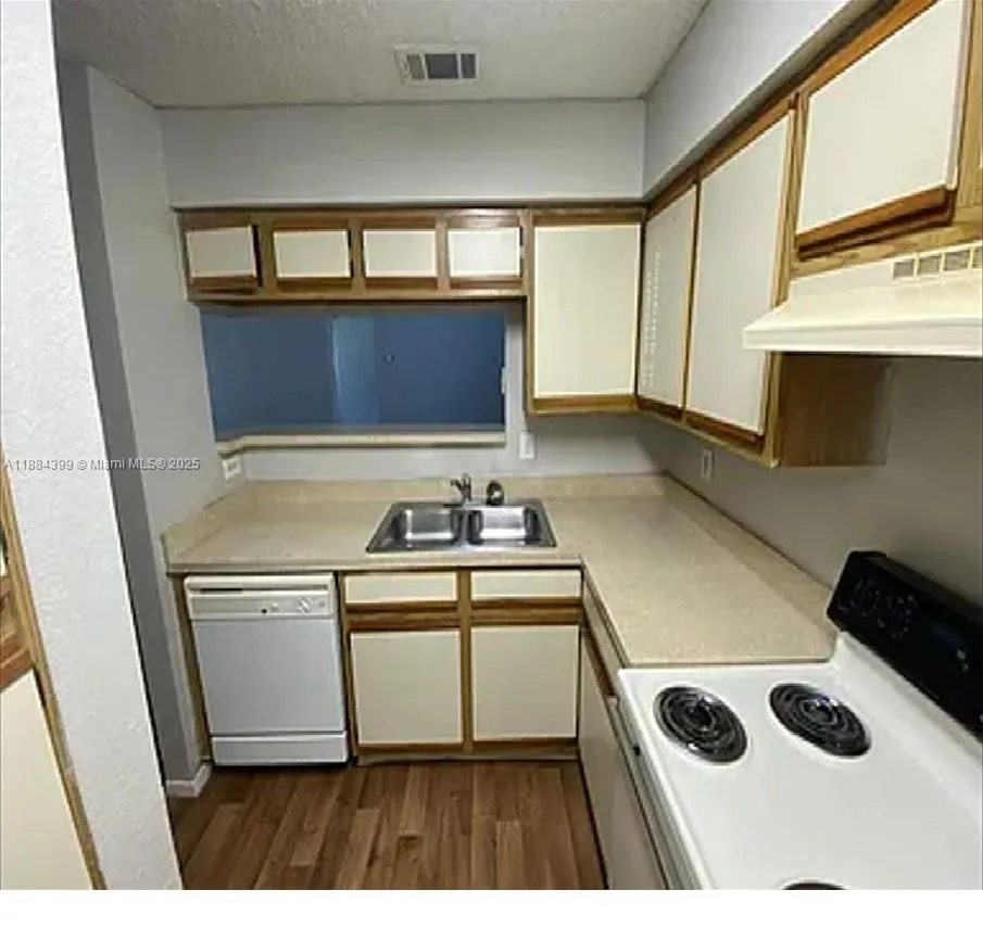 224 Afton SQ #224 Other City - In The State Of Florida, FL 32714