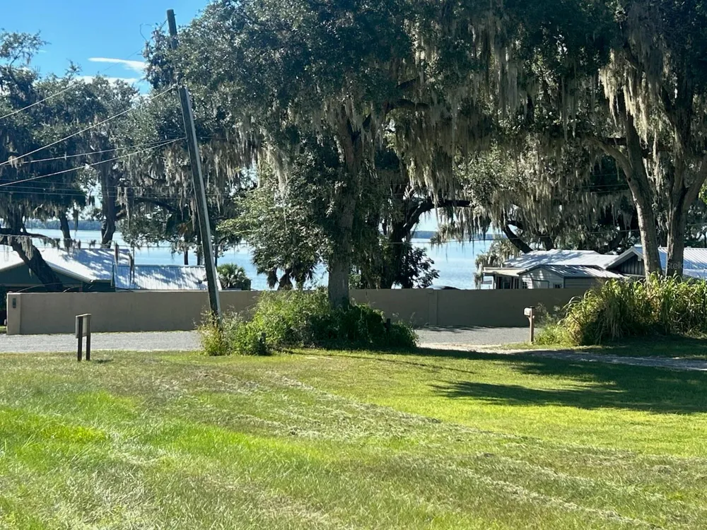 15365 SE 140TH AVENUE ROAD Weirsdale, FL 32195