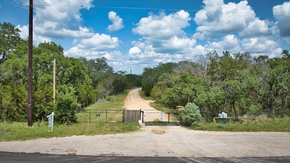 1 Summer Hill Lane Johnson City, TX 78636