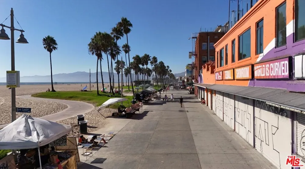 23 Wavecrest Avenue Venice, CA 90291