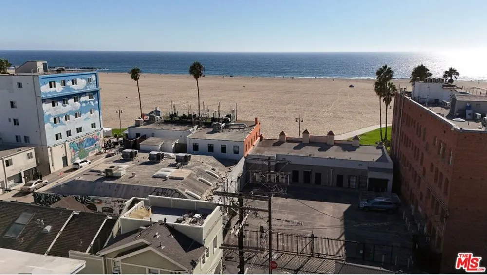 23 Wavecrest Avenue Venice, CA 90291